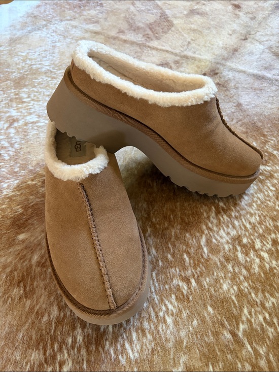 UGG Shoes - UGG Women's Tan Suede Shearling Clog Mules